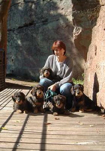 Chateau Windstein; 
			Andrea mit Hunden (2005)